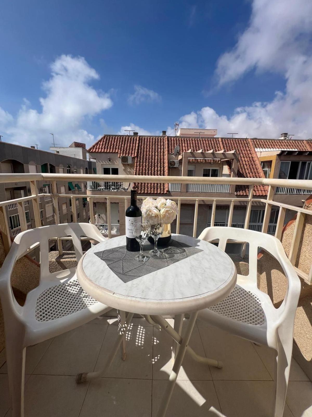 Holiday Apartment Torrevieja Eksteriør billede