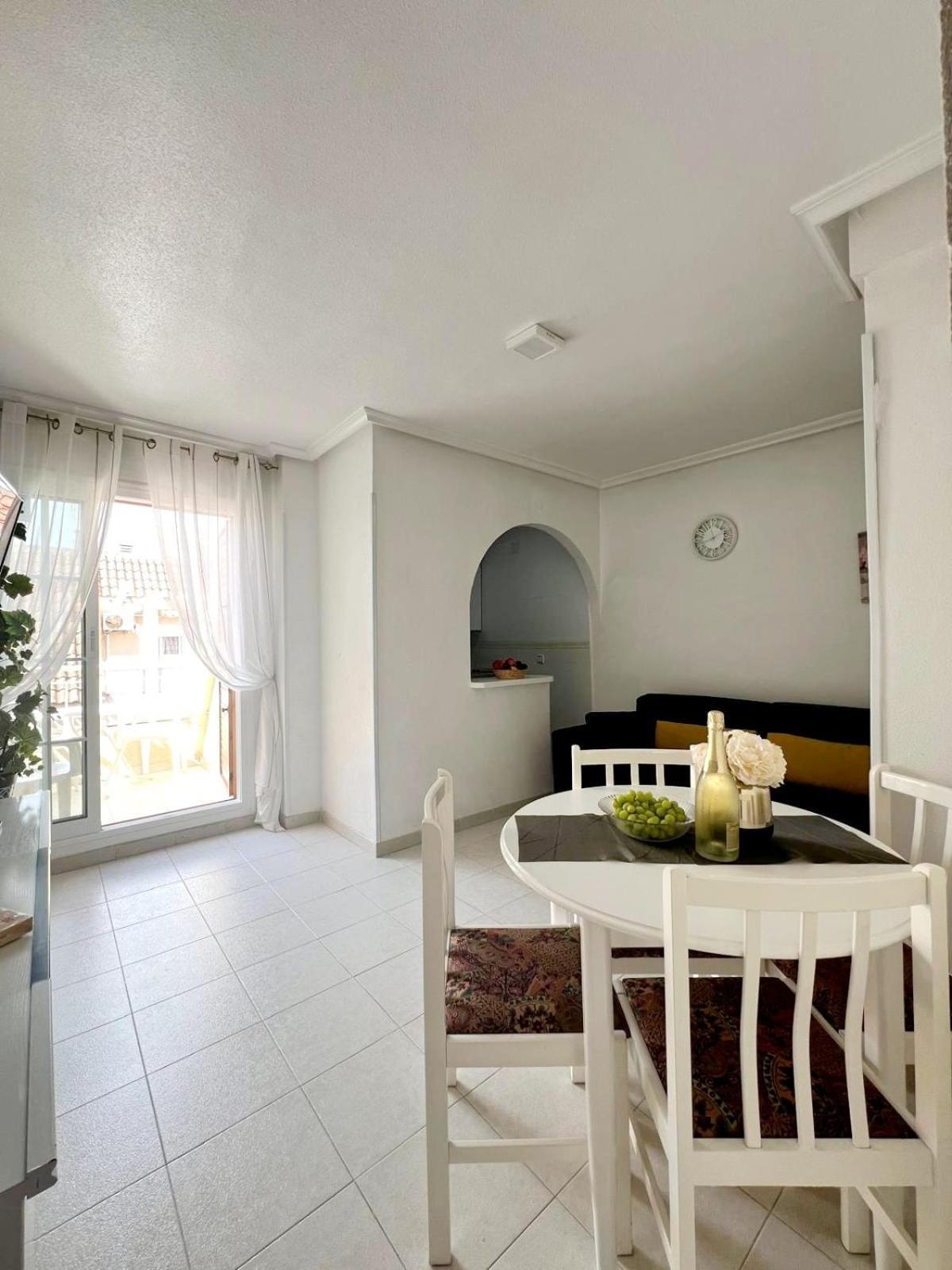 Holiday Apartment Torrevieja Eksteriør billede